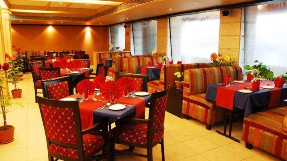 Vishwaratna Hotel Guwahati Eksteriør billede