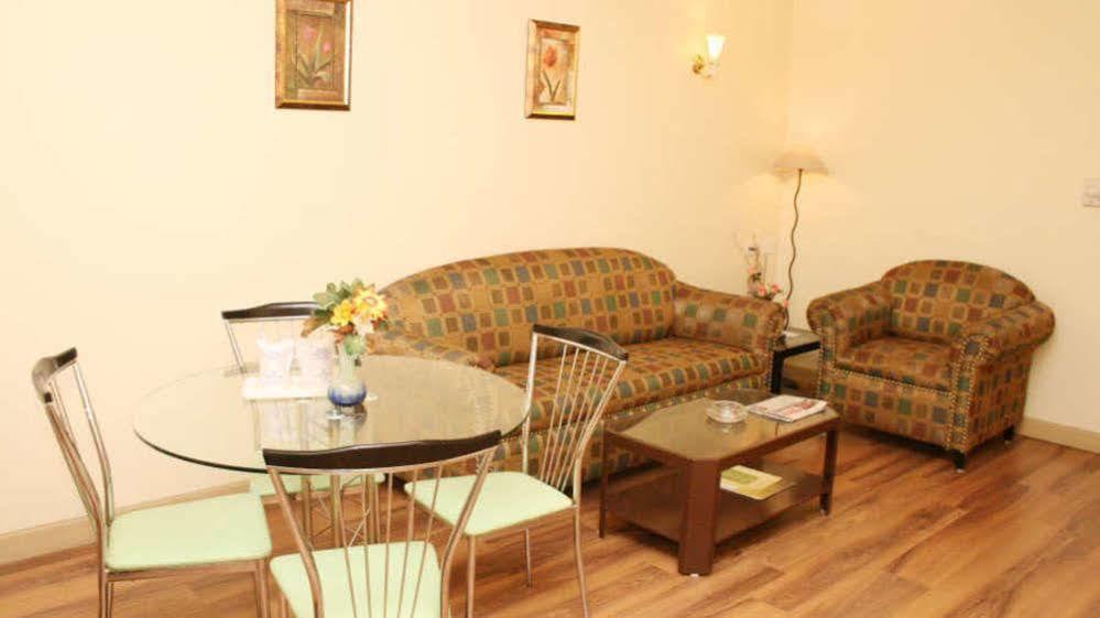 Vishwaratna Hotel Guwahati Eksteriør billede